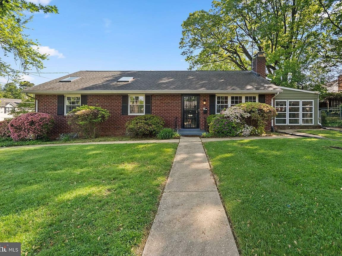 Primary listing photo
