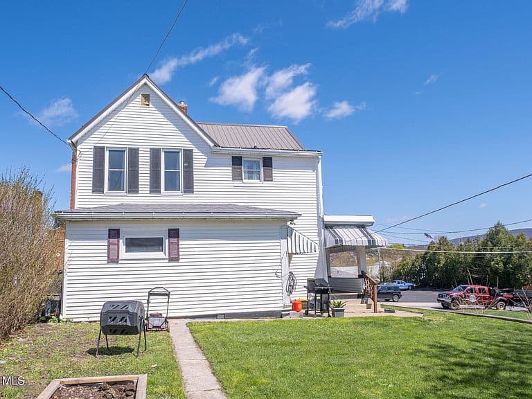 Listing photo 4