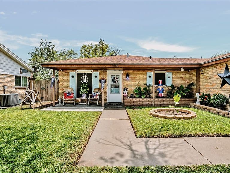 Listing photo 3
