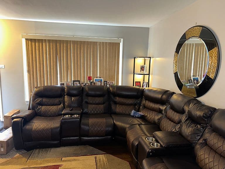 Listing photo 2