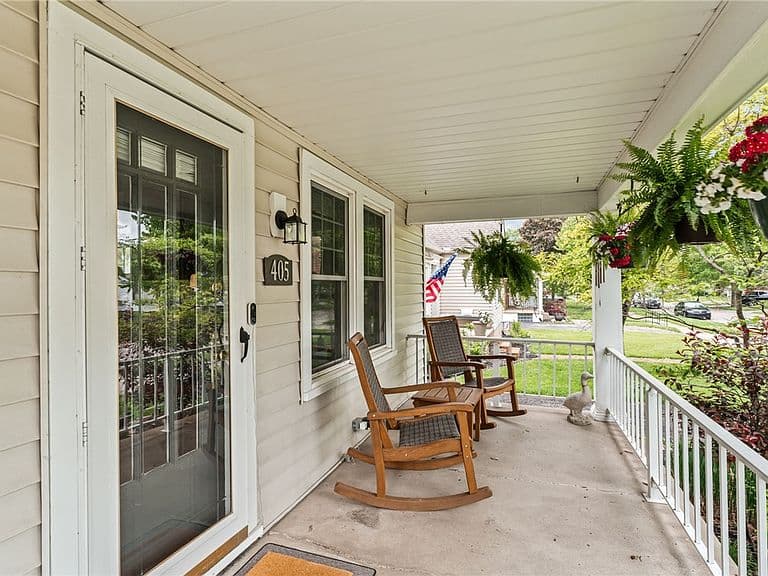 Listing photo 3