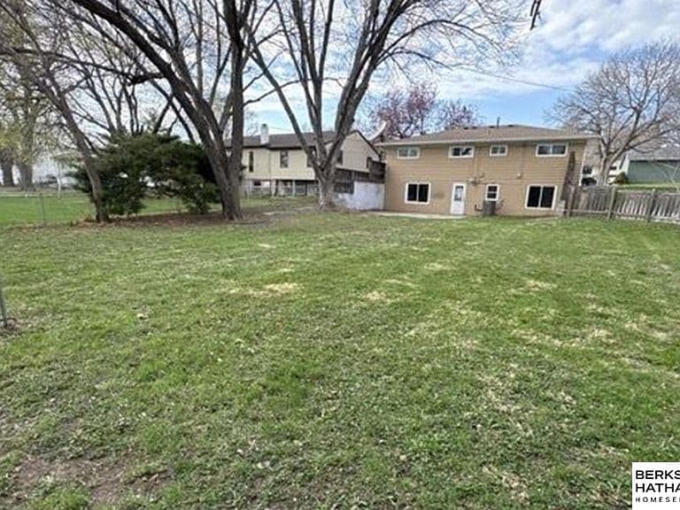 Listing photo 5