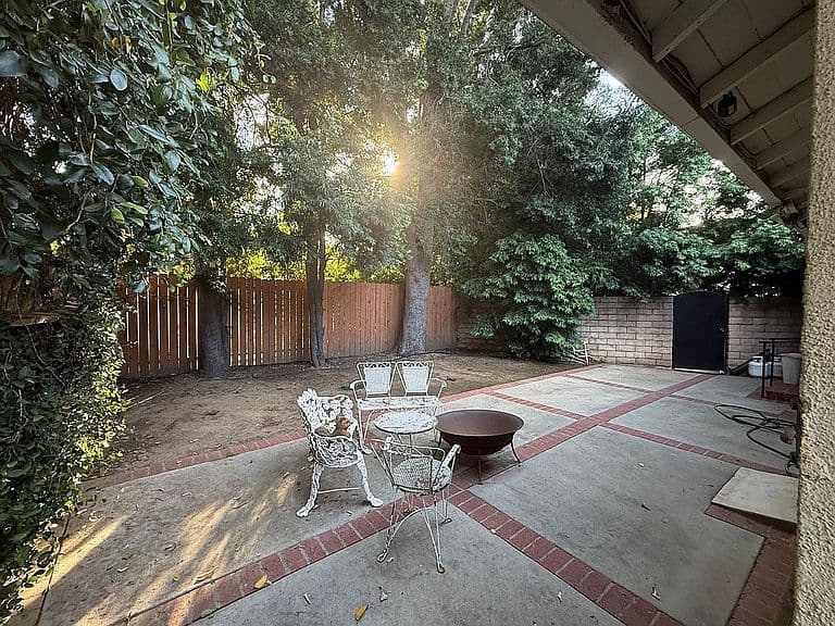 Listing photo 4