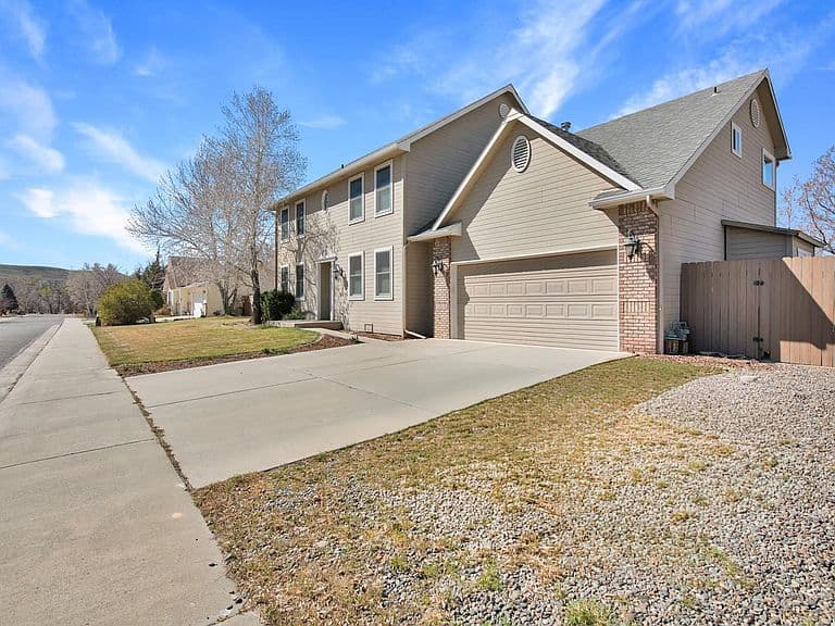 Listing photo 2