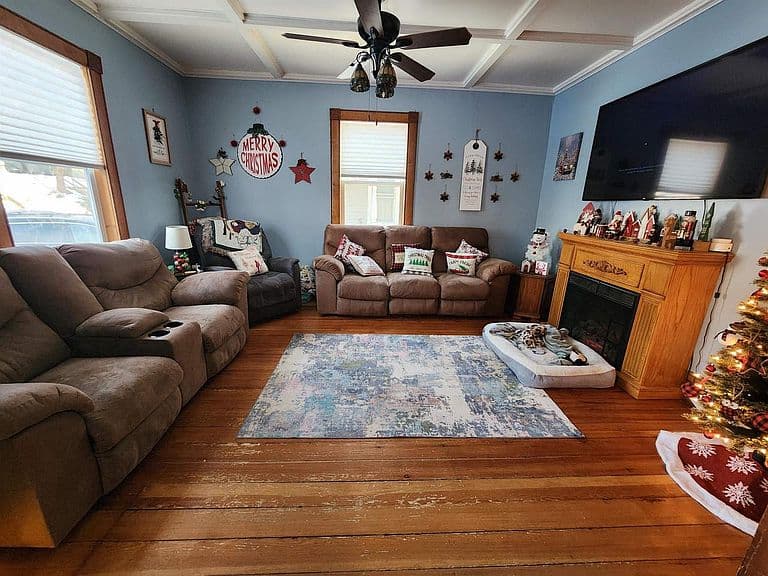Listing photo 5