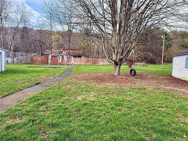 Listing photo 5