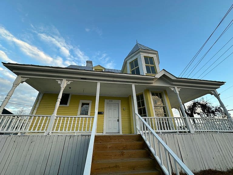 Listing photo 5