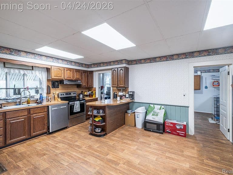 Listing photo 5