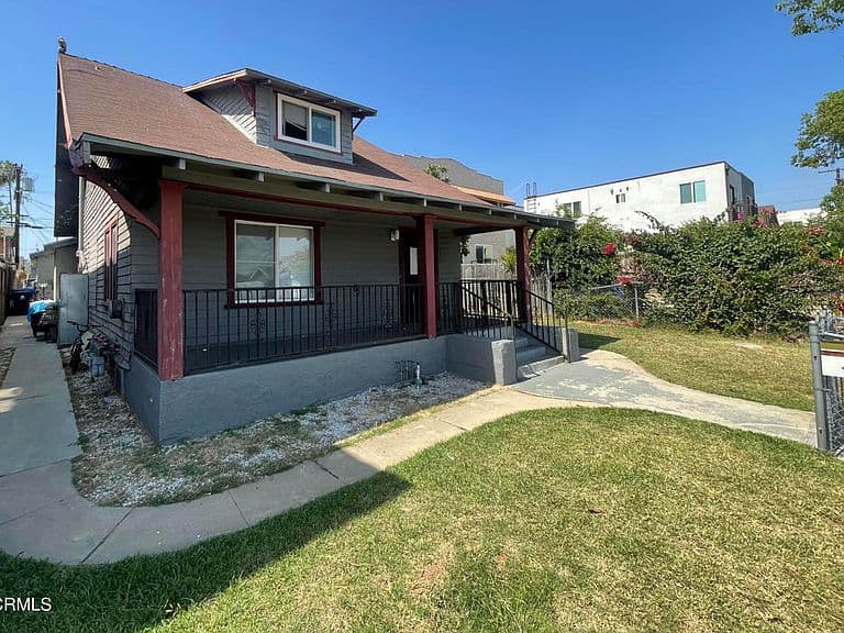 Listing photo 3