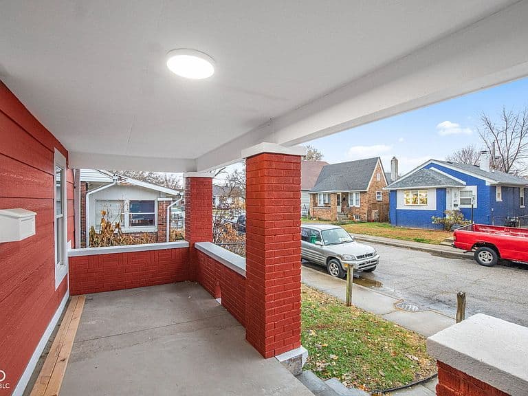 Listing photo 5