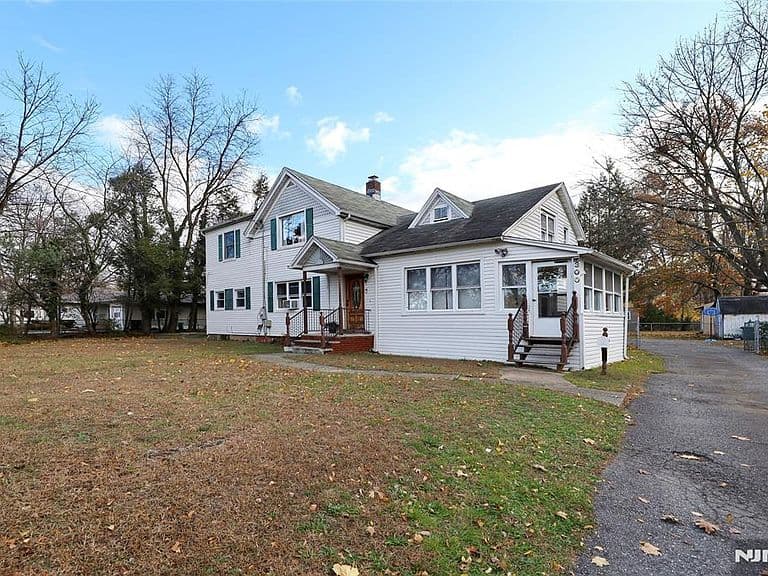 Listing photo 3