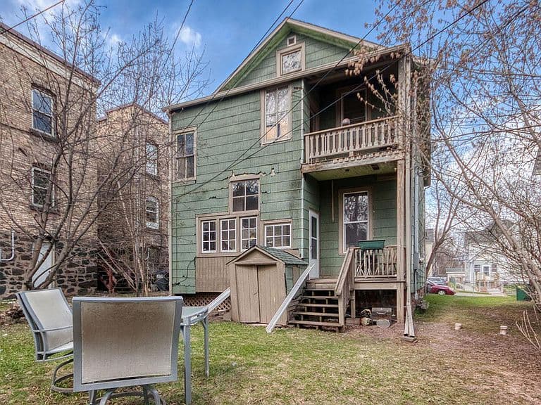 Listing photo 4