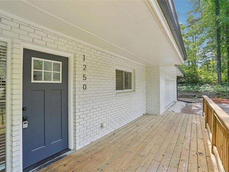 Listing photo 3