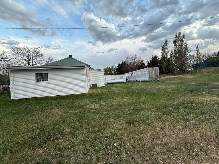 Listing photo 4