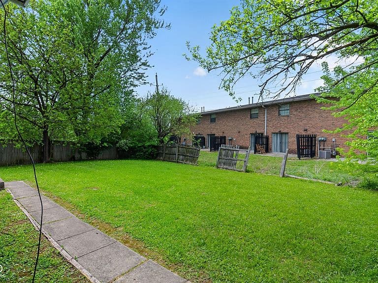 Listing photo 4