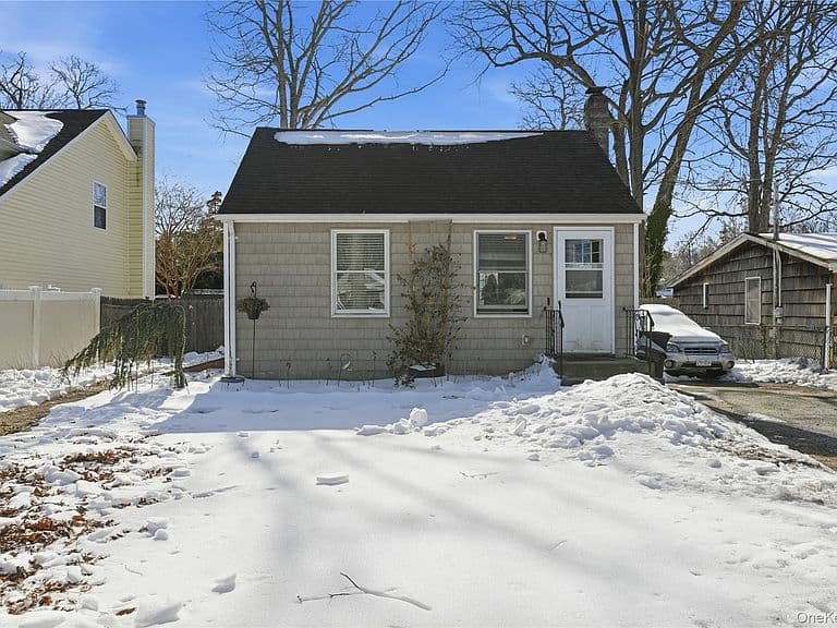 Listing photo 2