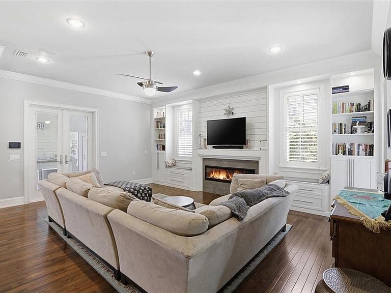 Listing photo 5