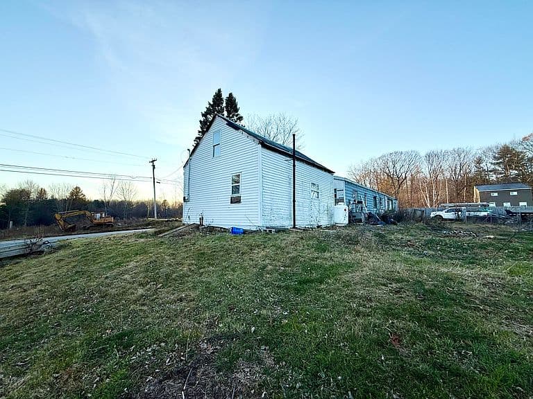 Listing photo 4