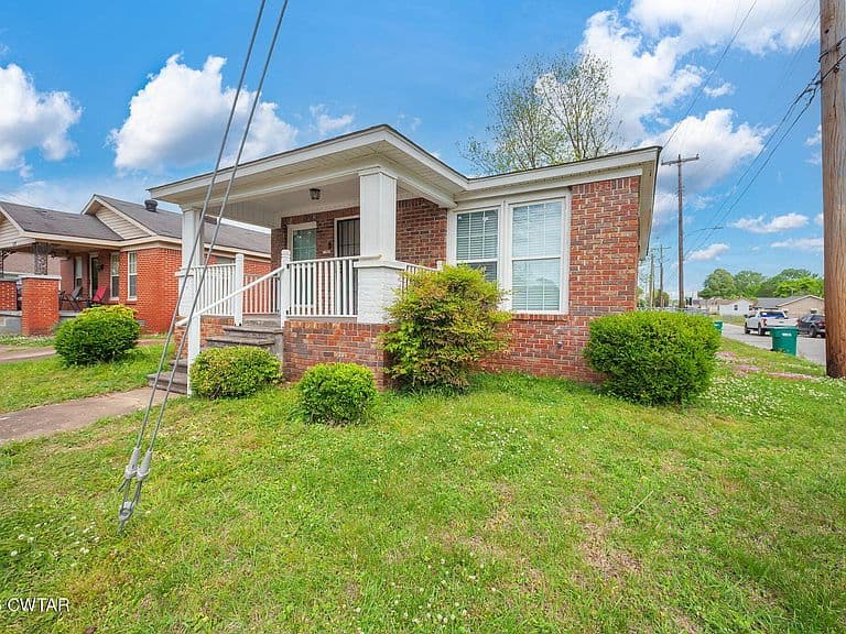 Listing photo 2