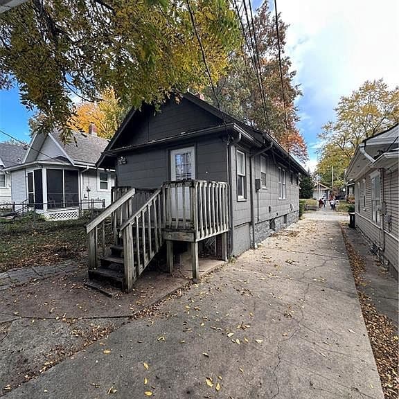 Listing photo 2