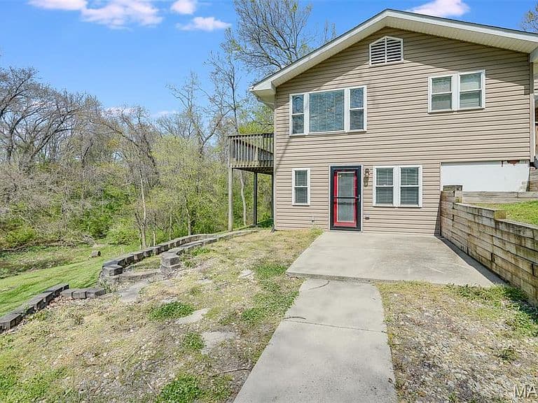 Listing photo 5