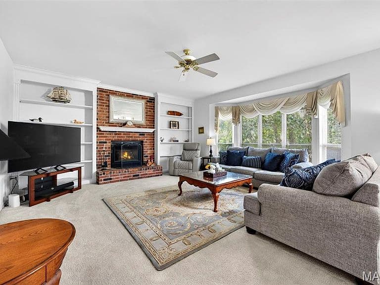 Listing photo 5