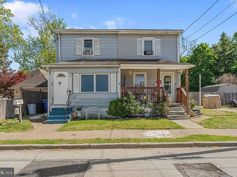 Listing photo 3