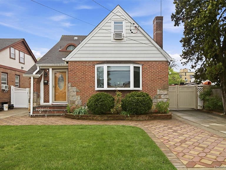 Listing photo 4