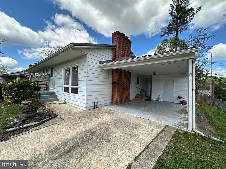 Listing photo 4