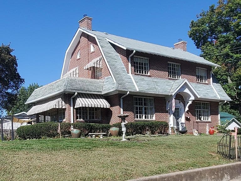 Listing photo 3