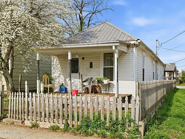 Listing photo 5