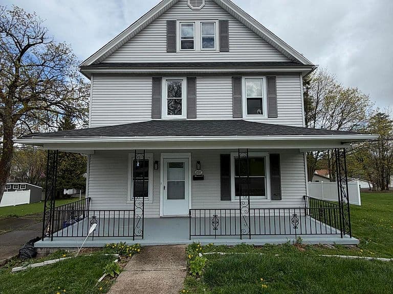 Listing photo 2