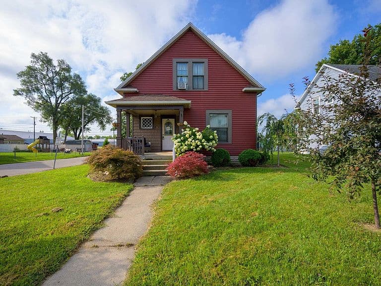 Listing photo 3