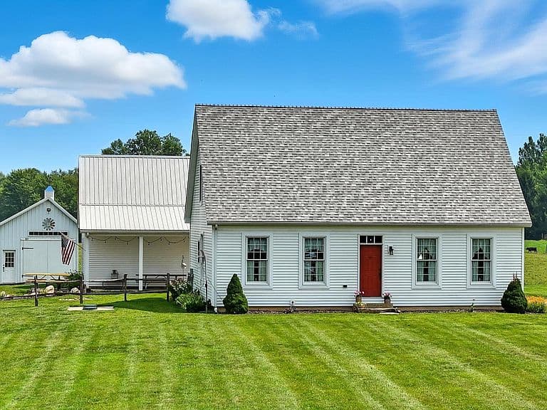 Listing photo 5