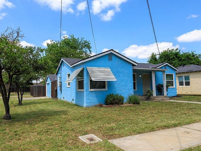 Listing photo 3