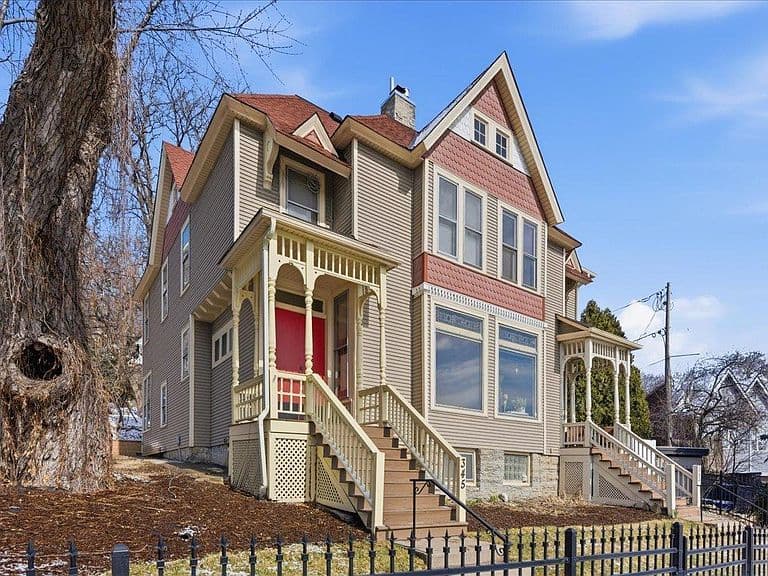 Listing photo 2
