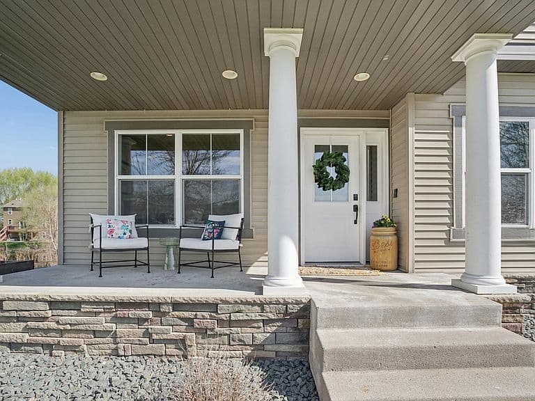 Listing photo 2