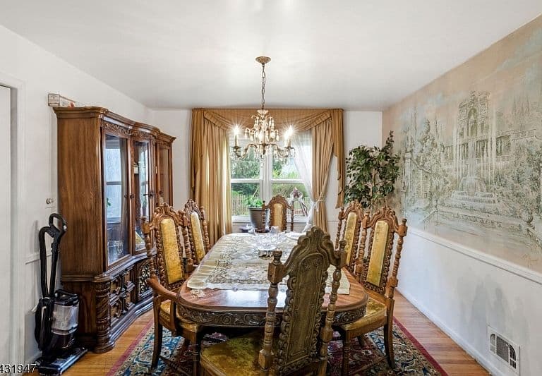 Listing photo 5