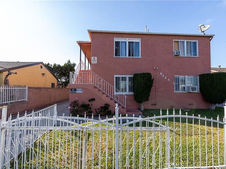 Listing photo 3