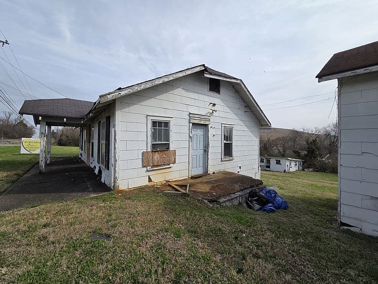 Listing photo 5