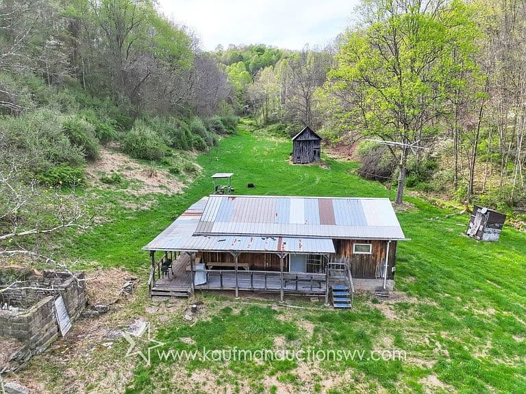 Listing photo 4