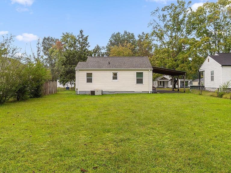 Listing photo 5
