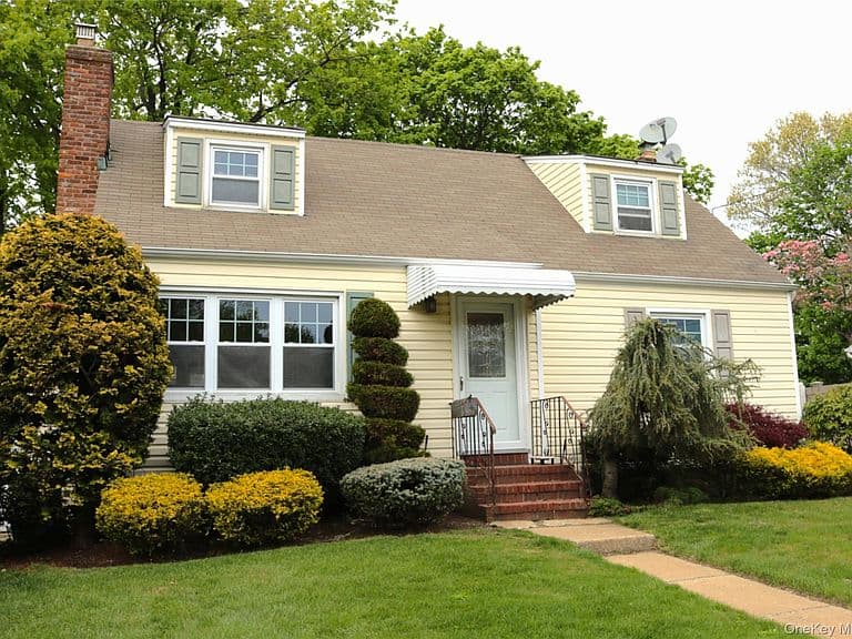 Listing photo 2