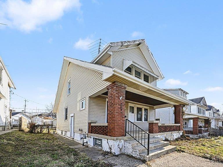 Listing photo 3