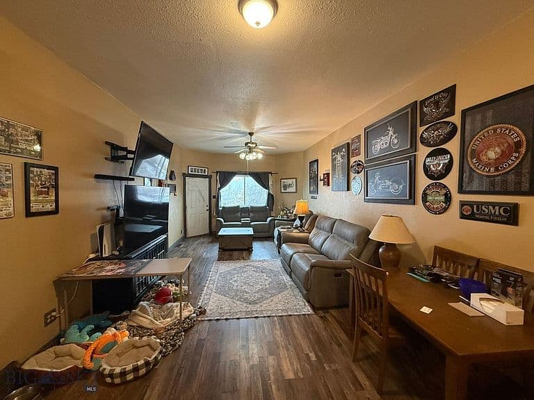 Listing photo 5
