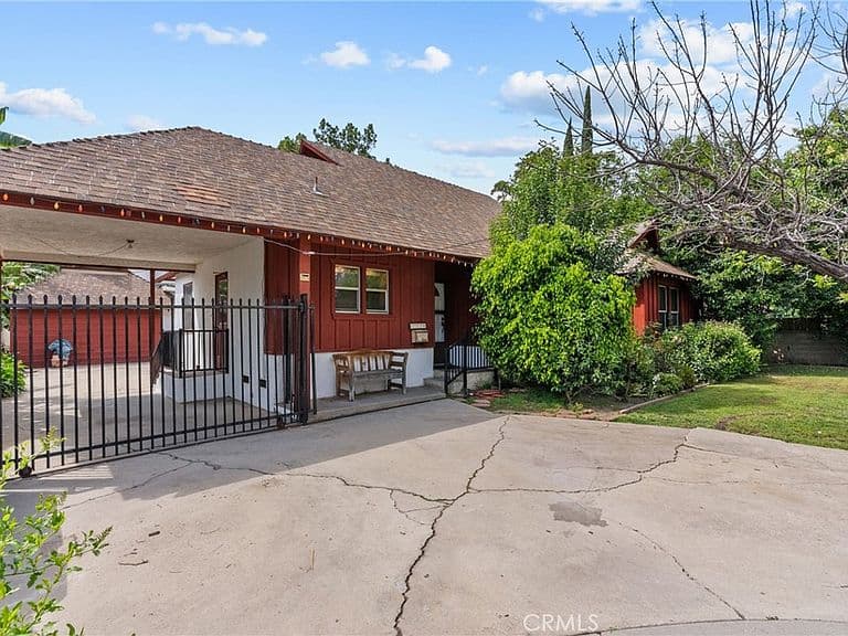 Listing photo 5