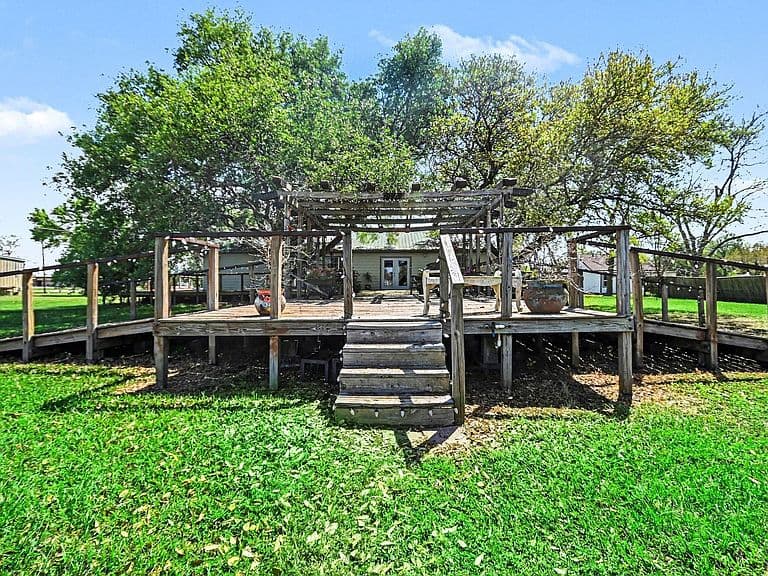 Listing photo 5