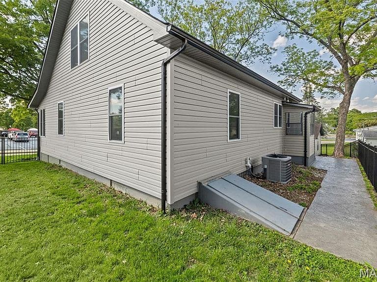 Listing photo 5