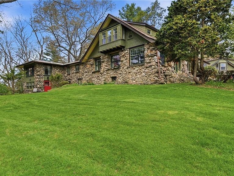 Listing photo 4