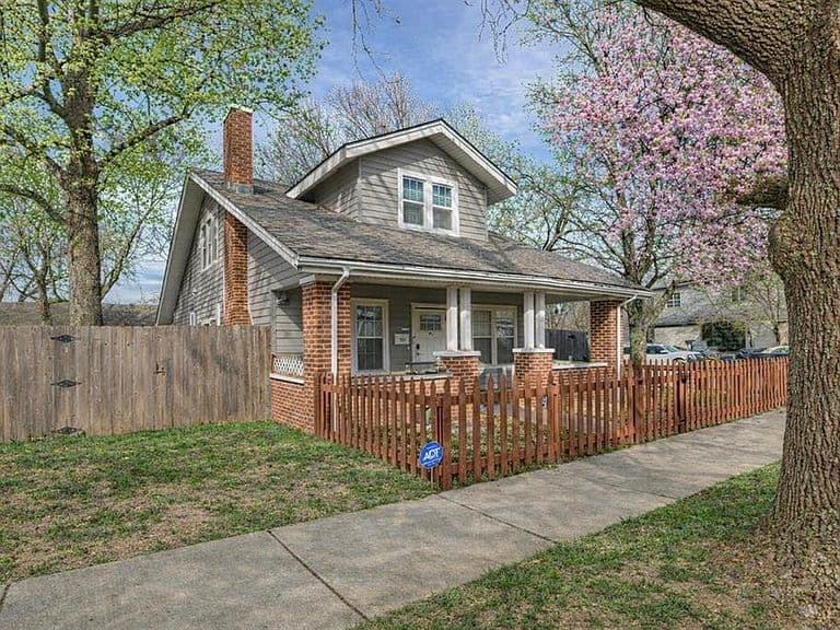 Listing photo 3